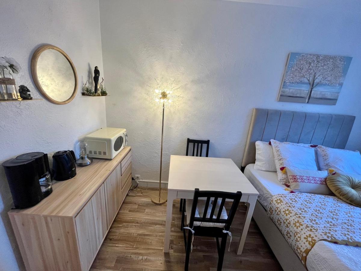 Apartment Situe A 5 Min Du Chateau De Et Stationnement Gratuit